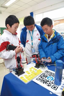 中小学校如何开展人工智能教育——以人大附中人工智能课程建设为例